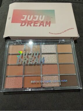 JUJU DREAM Neutral Eyeshadow Palette — Warm Brown & Peach Tones